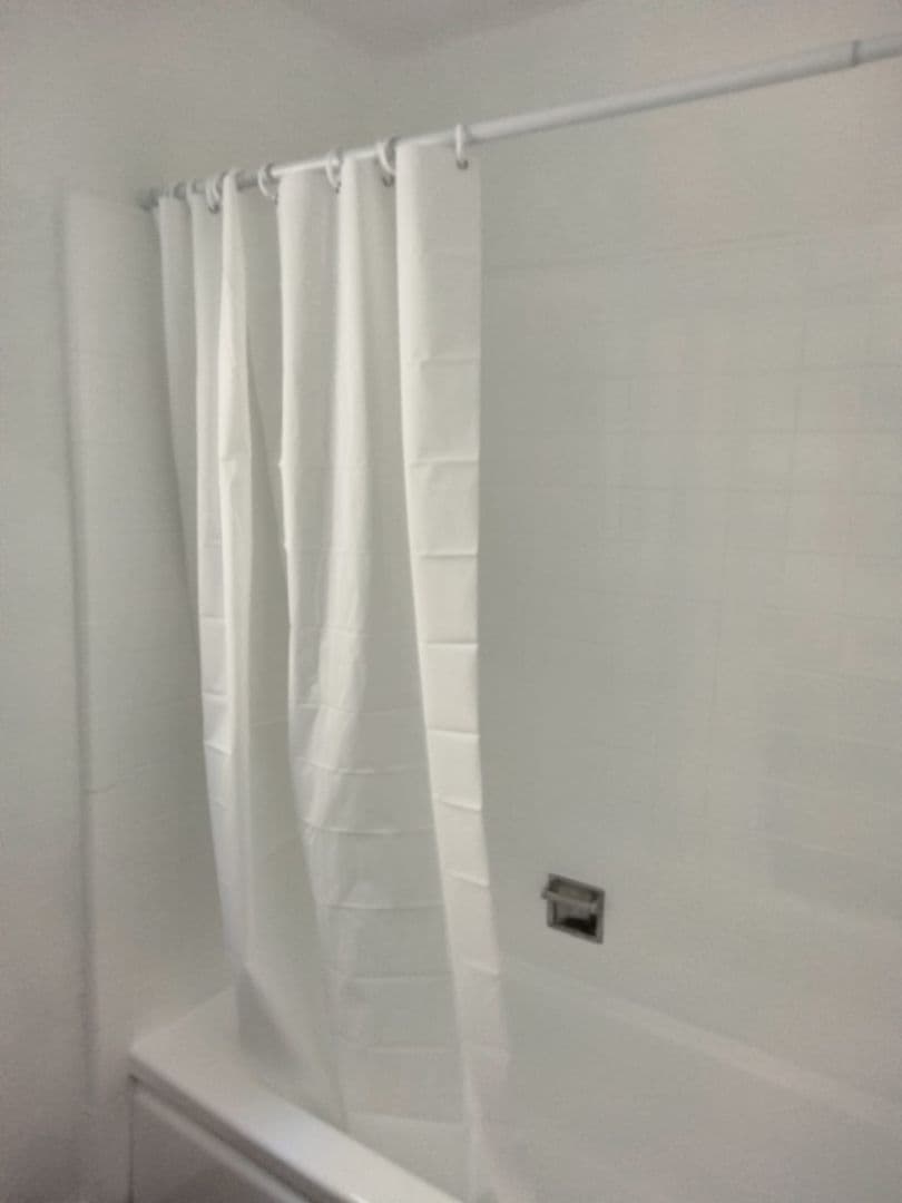 North Hollywood Apartment: 11104 Weddington Street