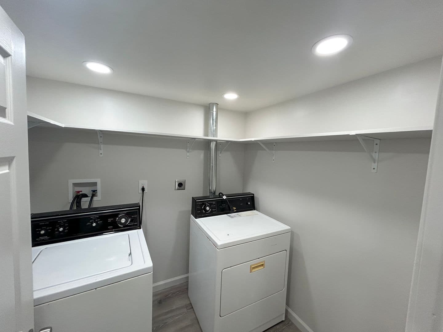 Blacksburg Apartment: 200 Eheart St SE