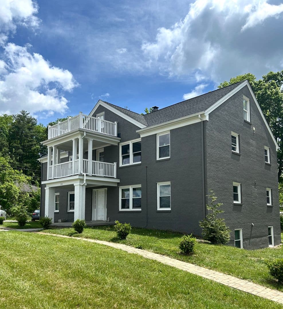 Blacksburg Apartment: 200 Eheart St SE