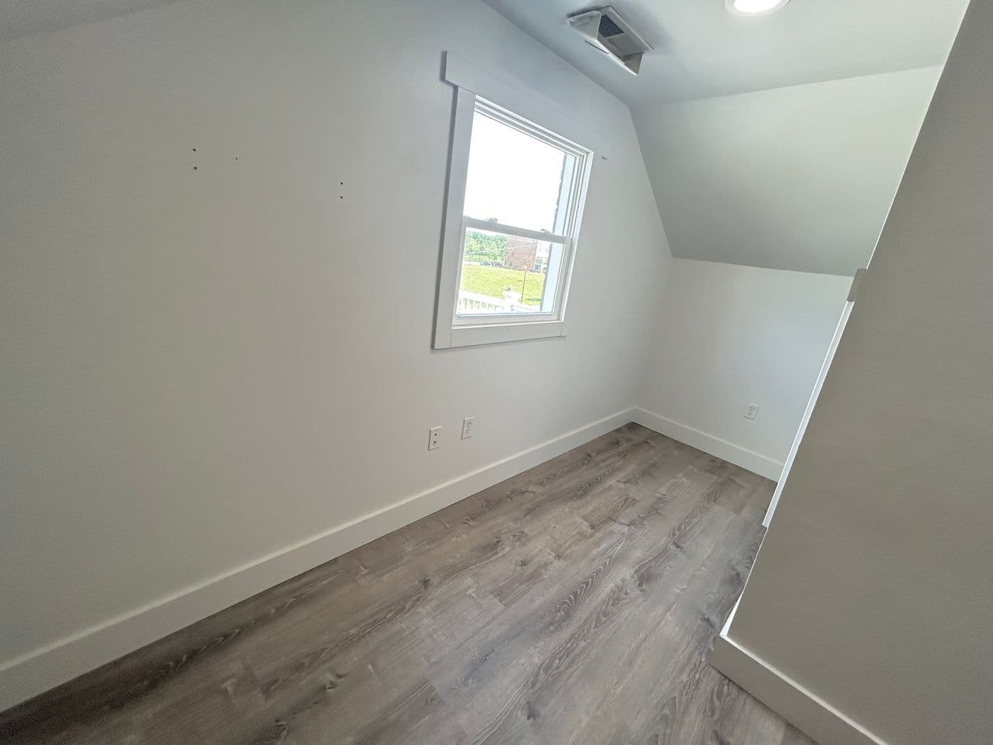 Blacksburg Apartment: 200 Eheart St SE