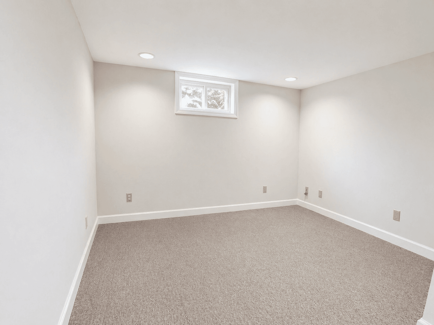 Blacksburg Apartment: 1320 N Main St