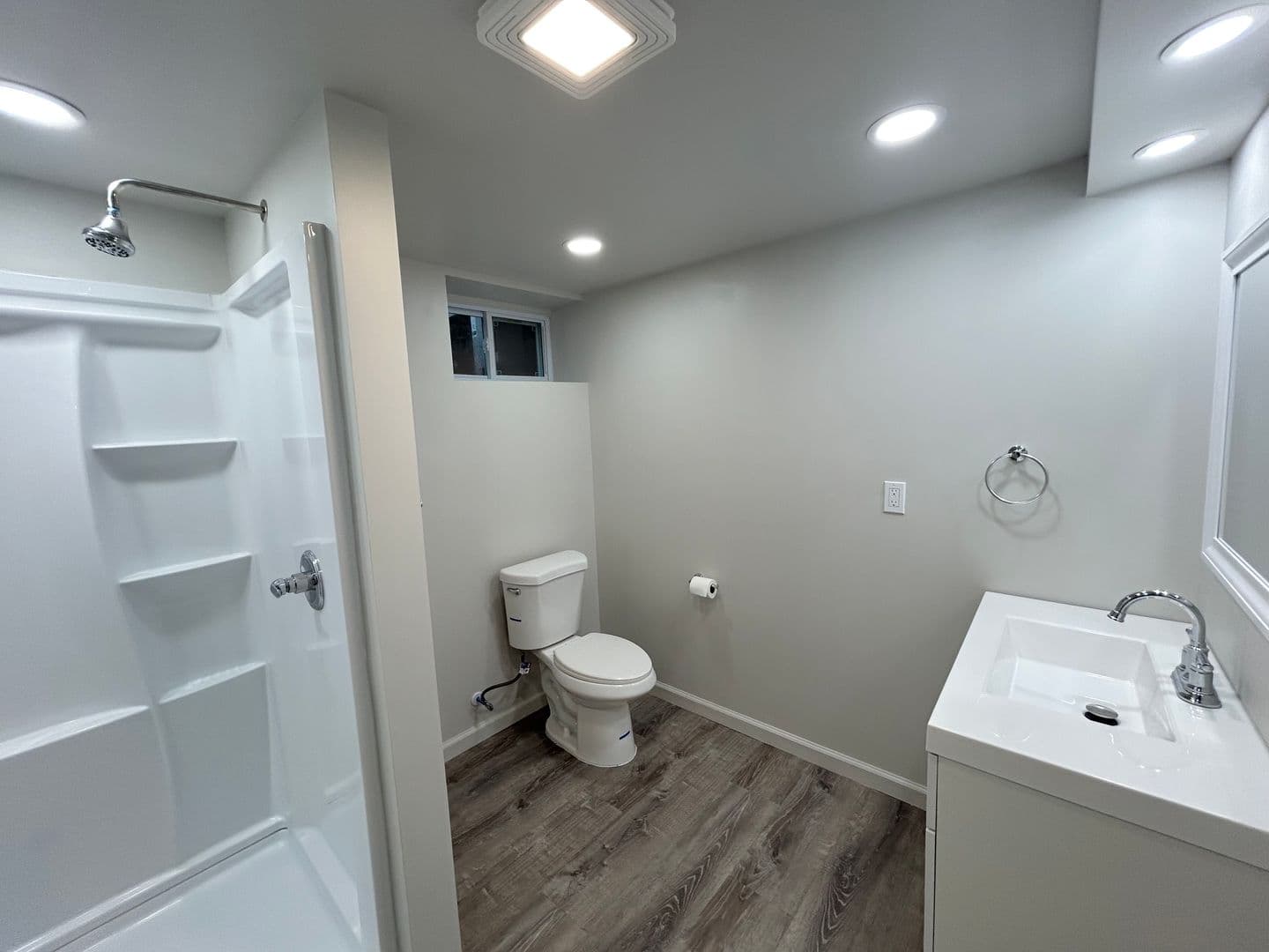 Blacksburg Apartment: 200 Eheart St SE