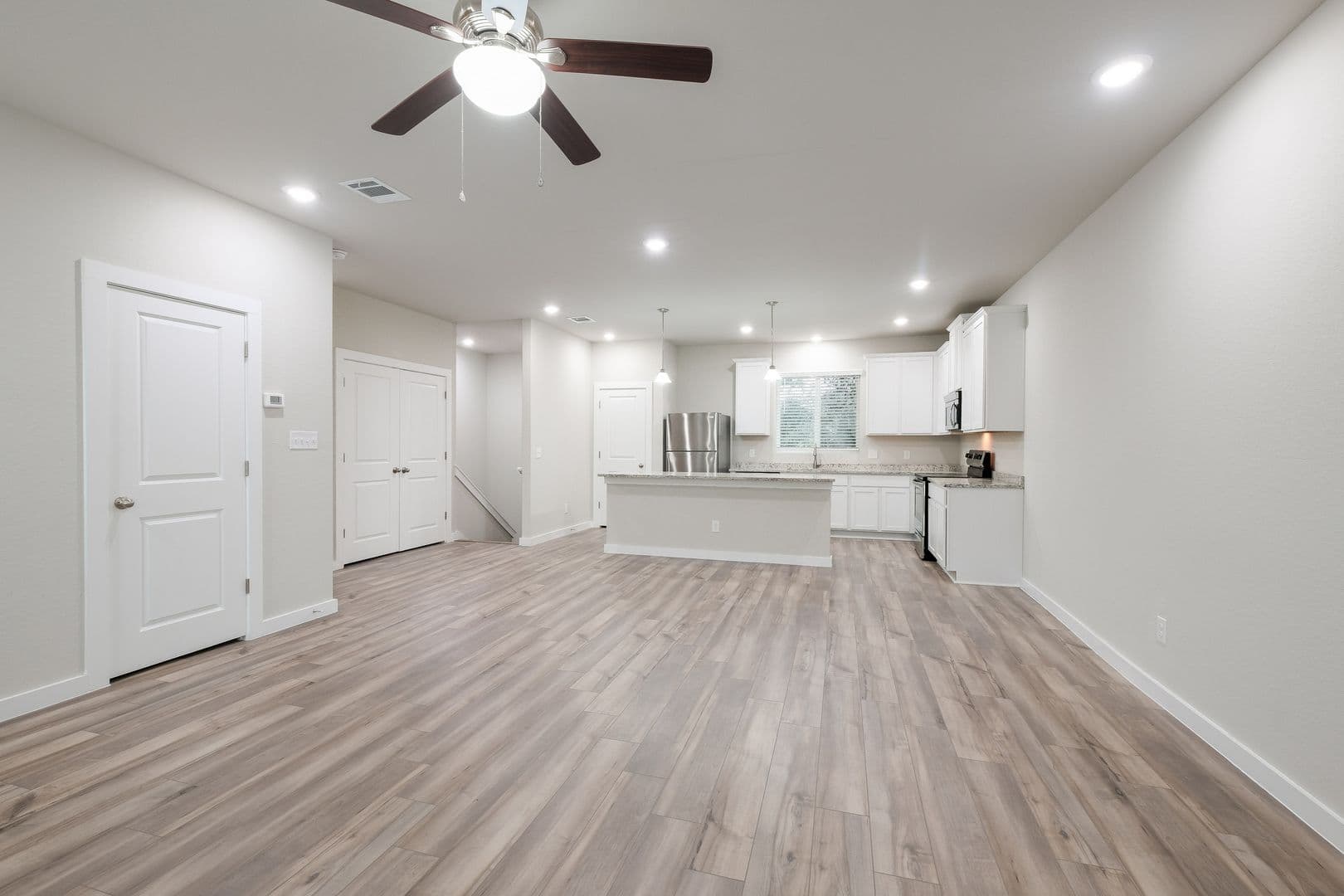 San Antonio Townhome: Lunes Bell Ln - 7102 Lunes Bell