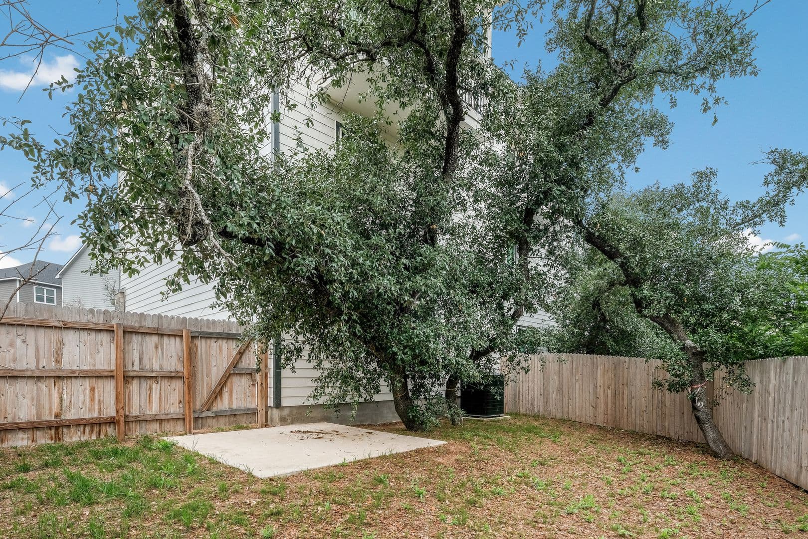 San Antonio Townhome: Lunes Bell Ln - 7102 Lunes Bell