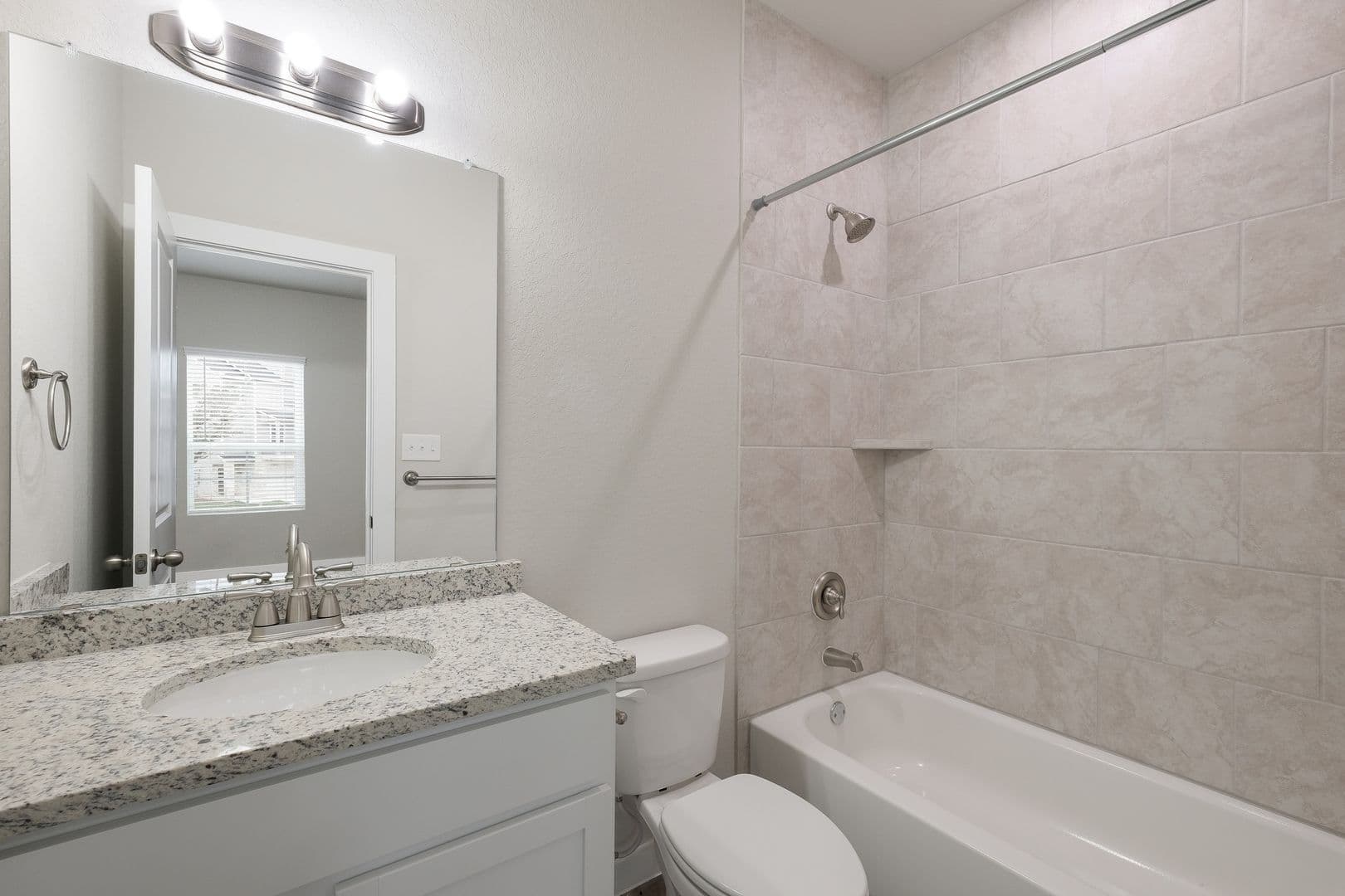 San Antonio Townhome: Lunes Bell Ln - 7102 Lunes Bell