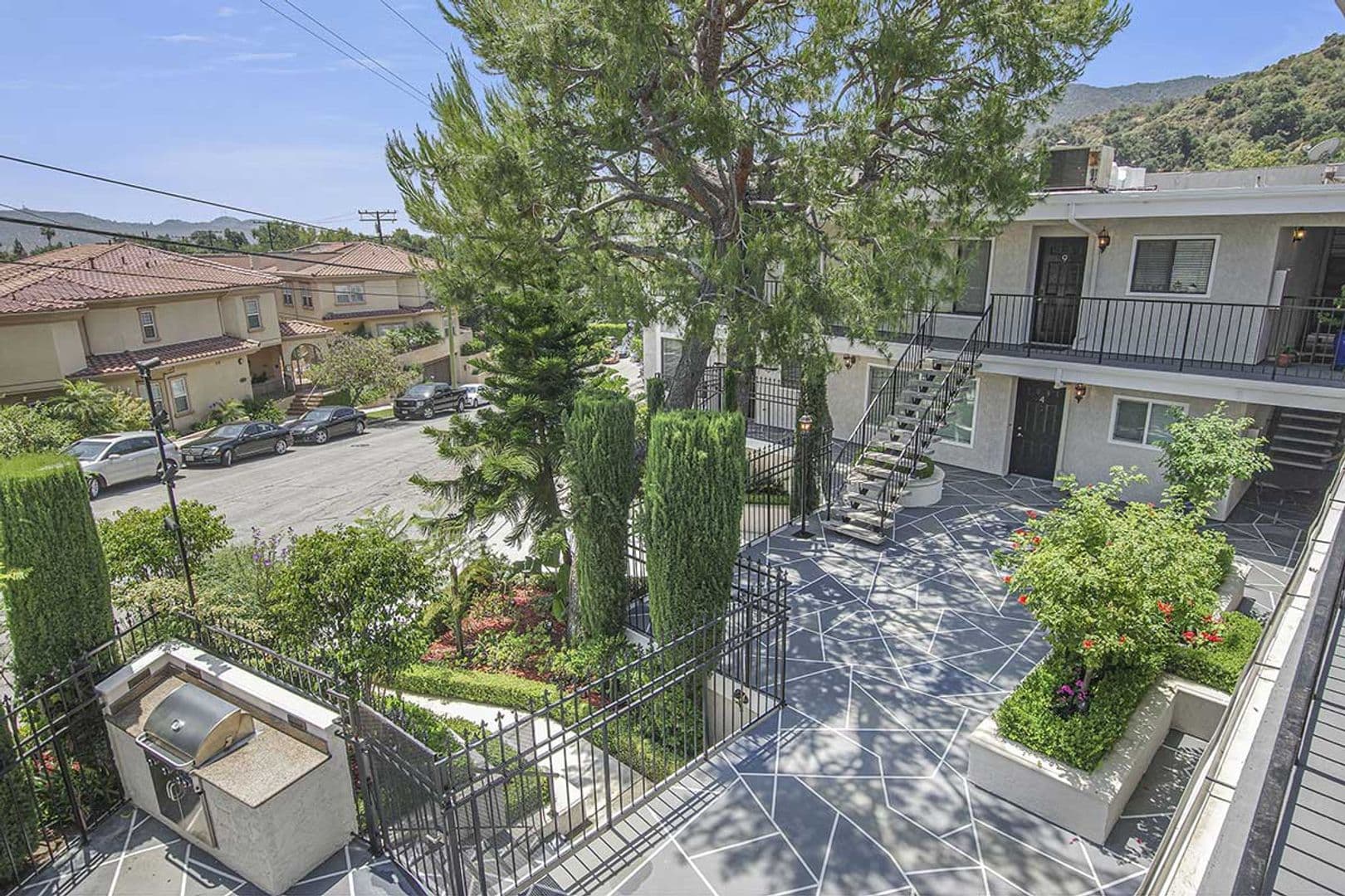 La Crescenta Apartment: 3000 Honolulu