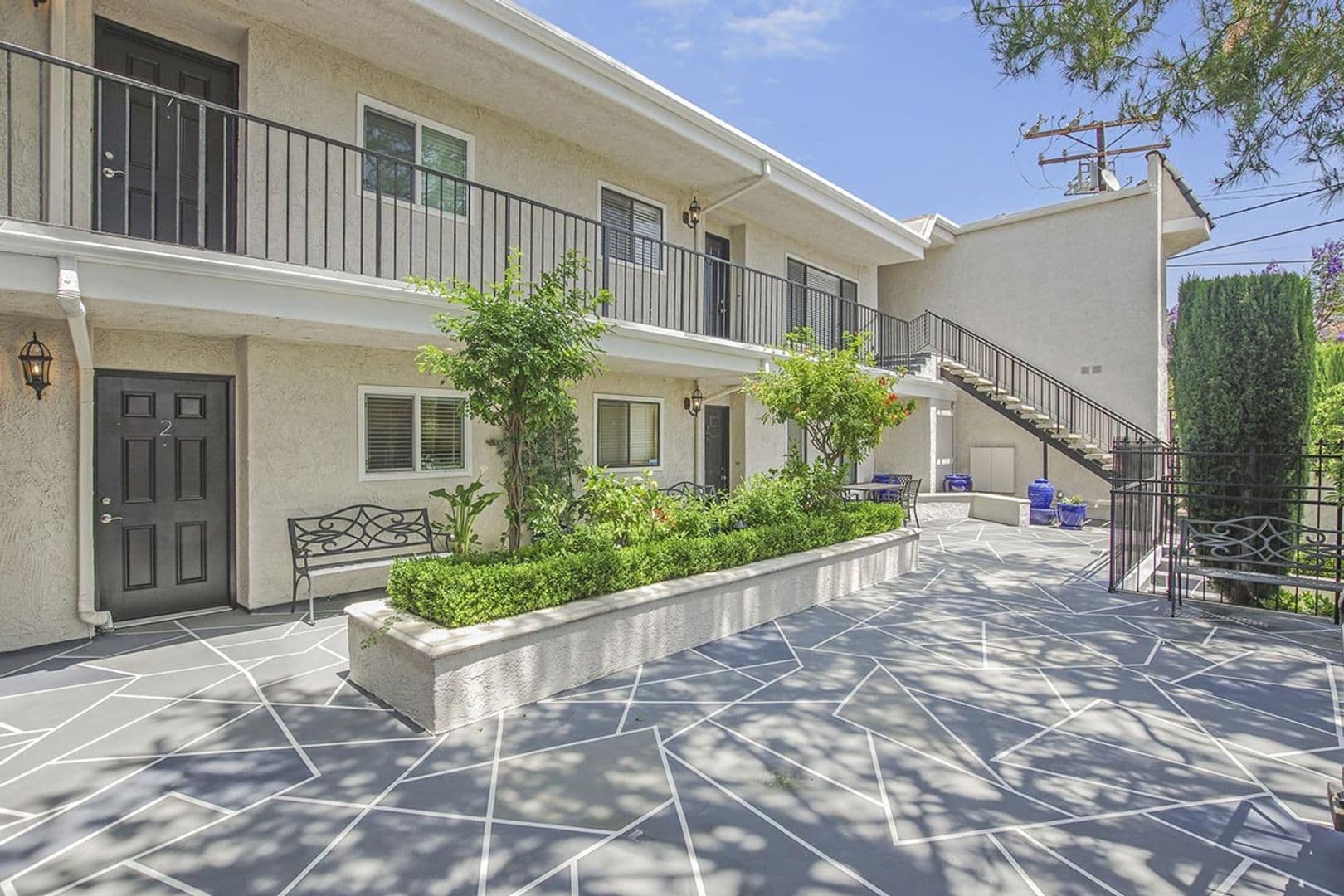 La Crescenta Apartment: 3000 Honolulu