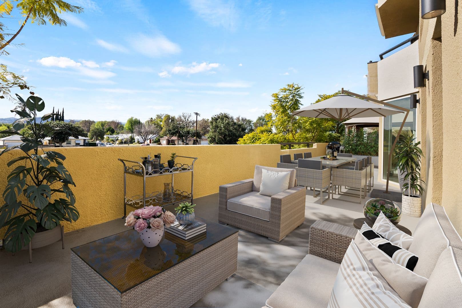 Lake Balboa Apartment: 16550 Vanowen Street