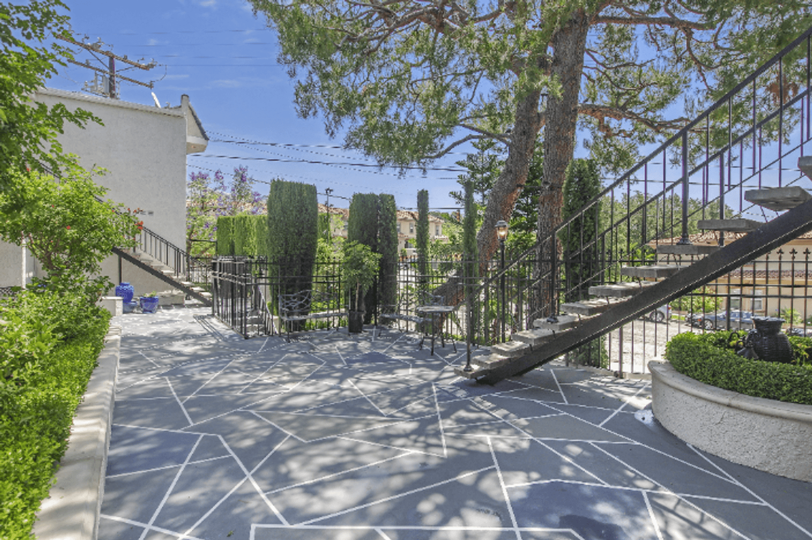 La Crescenta Apartment: 3000 Honolulu