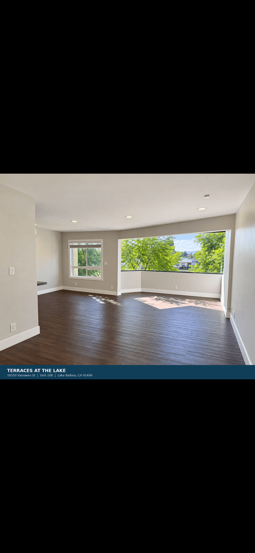 Lake Balboa Apartment: 16550 Vanowen Street