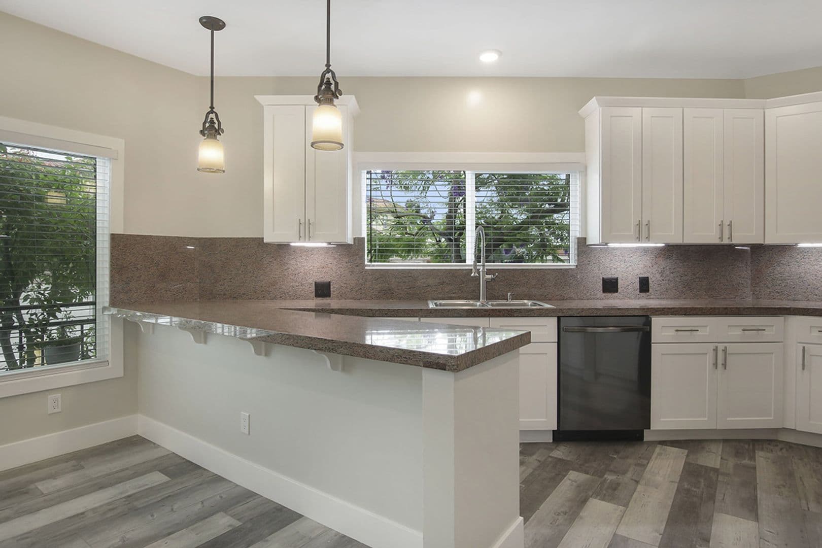 La Crescenta Apartment: 3000 Honolulu