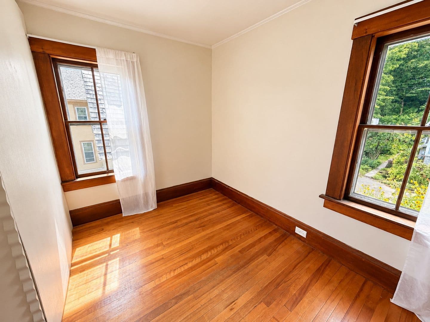 Brattleboro Apartment: 58 Oak Street