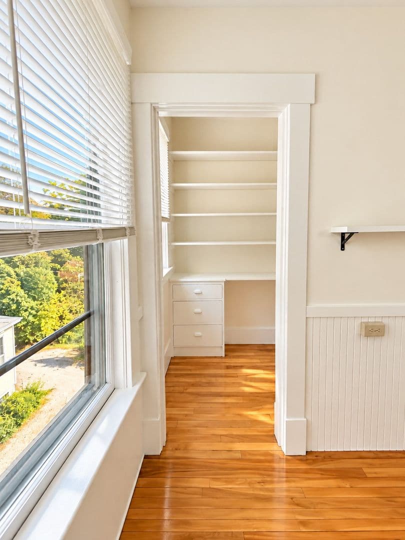 Brattleboro Apartment: 37 Clark Street