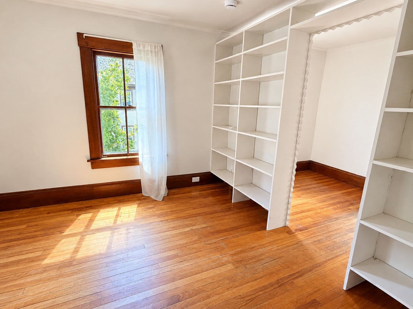 Brattleboro Apartment: 58 Oak Street