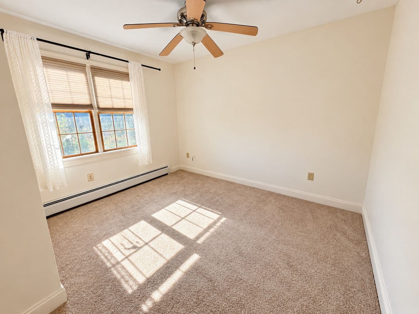 East Dummerston Apartment: 93 Winter Bell Dr.
