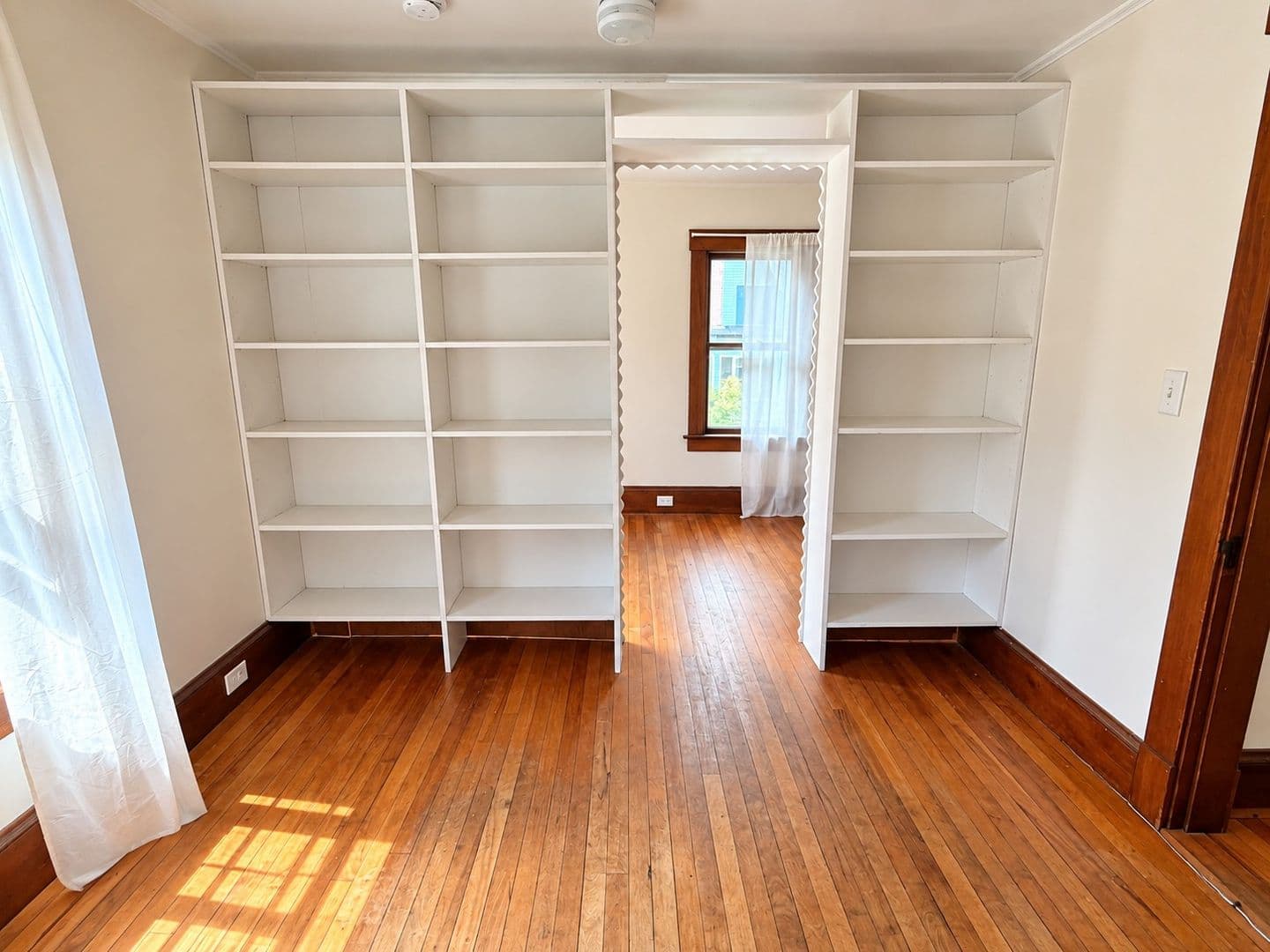Brattleboro Apartment: 58 Oak Street