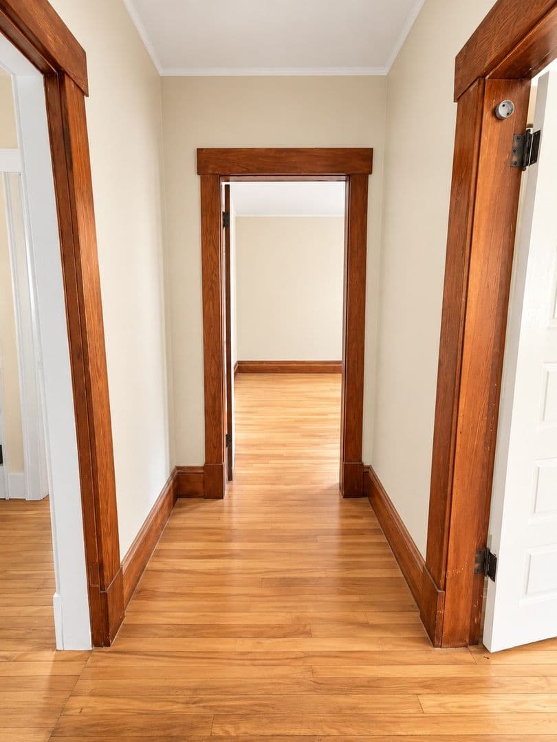 Brattleboro Apartment: 37 Clark Street
