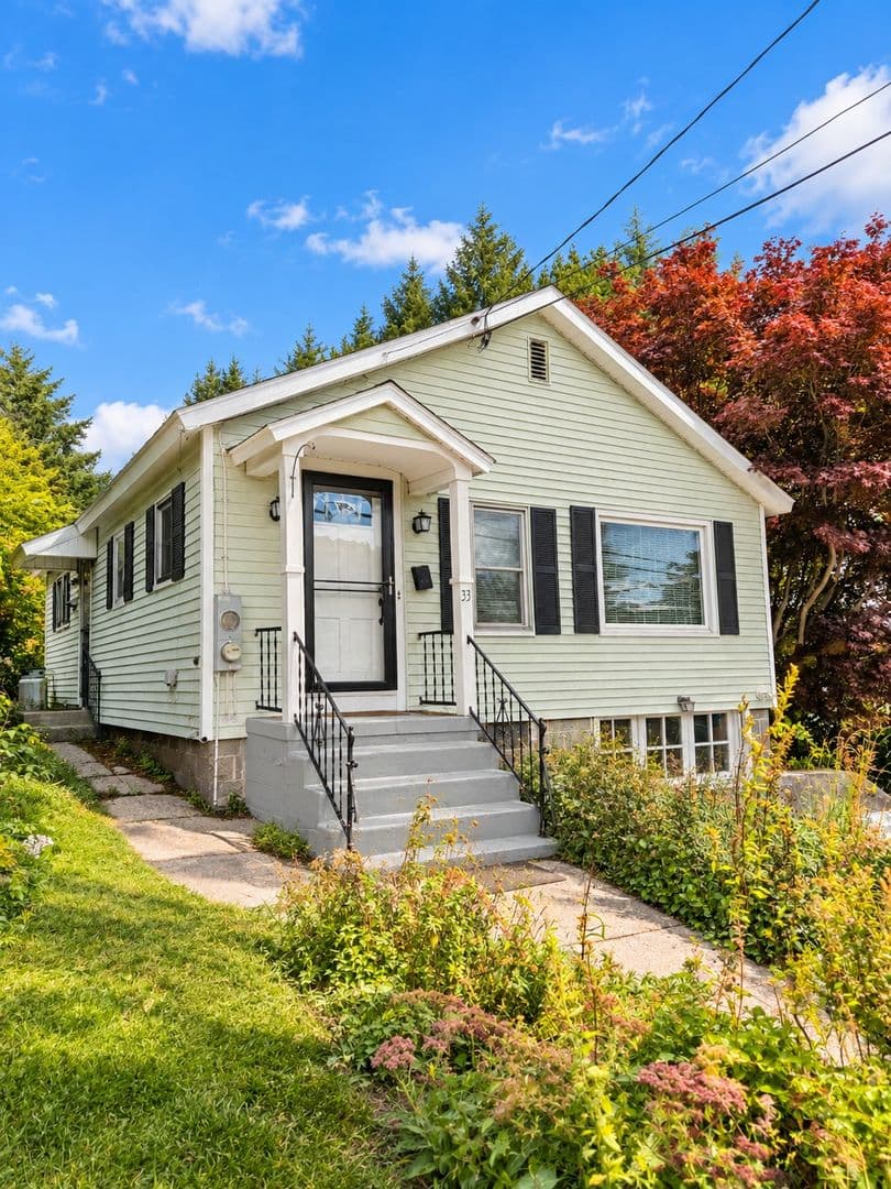 Brattleboro House: 33 Oak Grove Ave