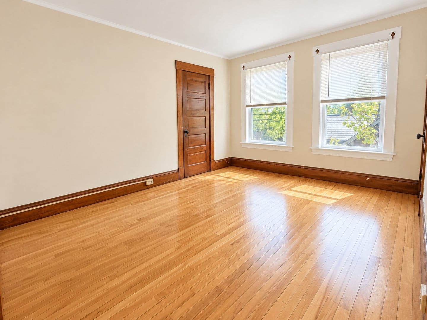 Brattleboro Apartment: 37 Clark Street