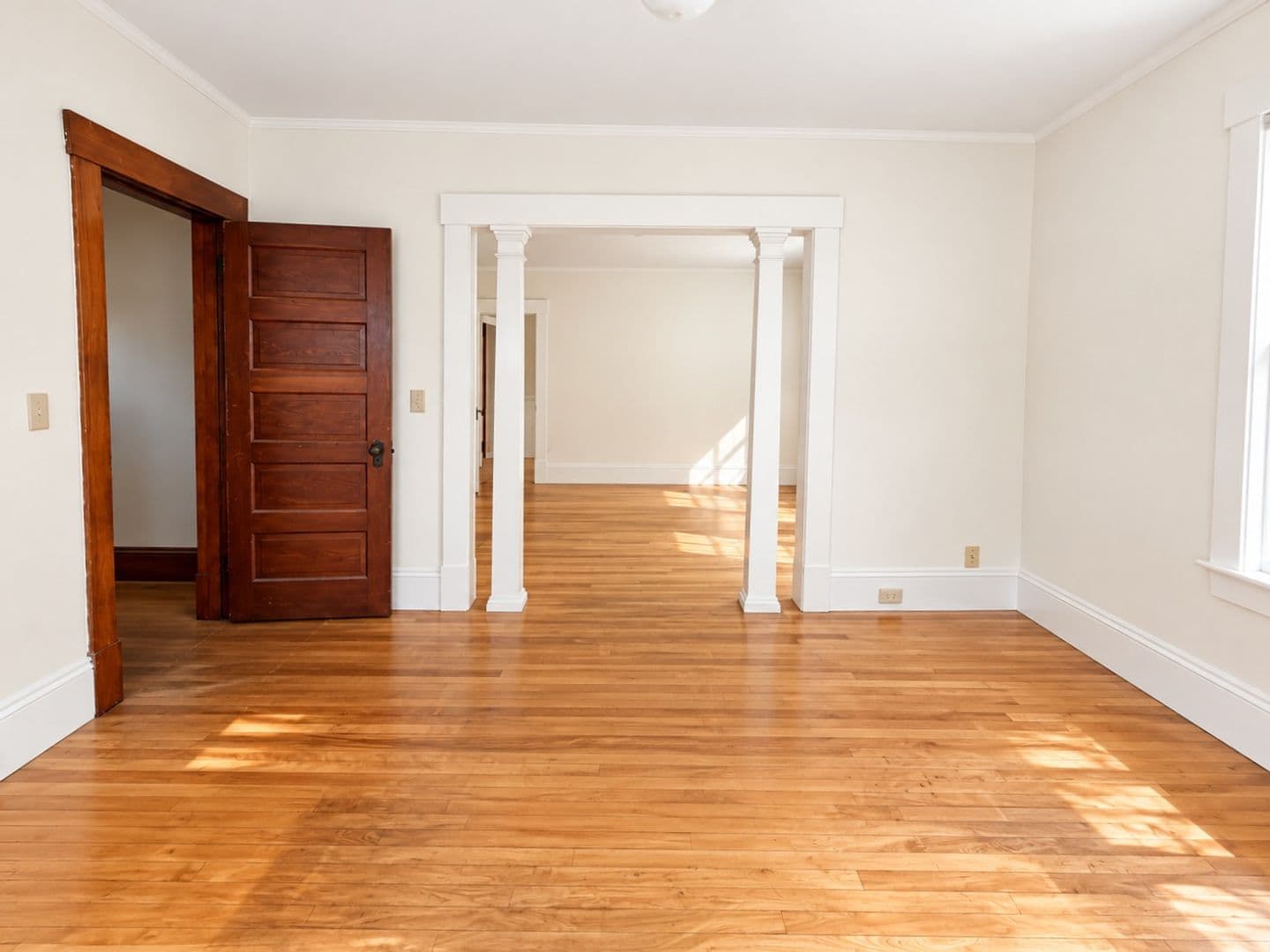 Brattleboro Apartment: 37 Clark Street