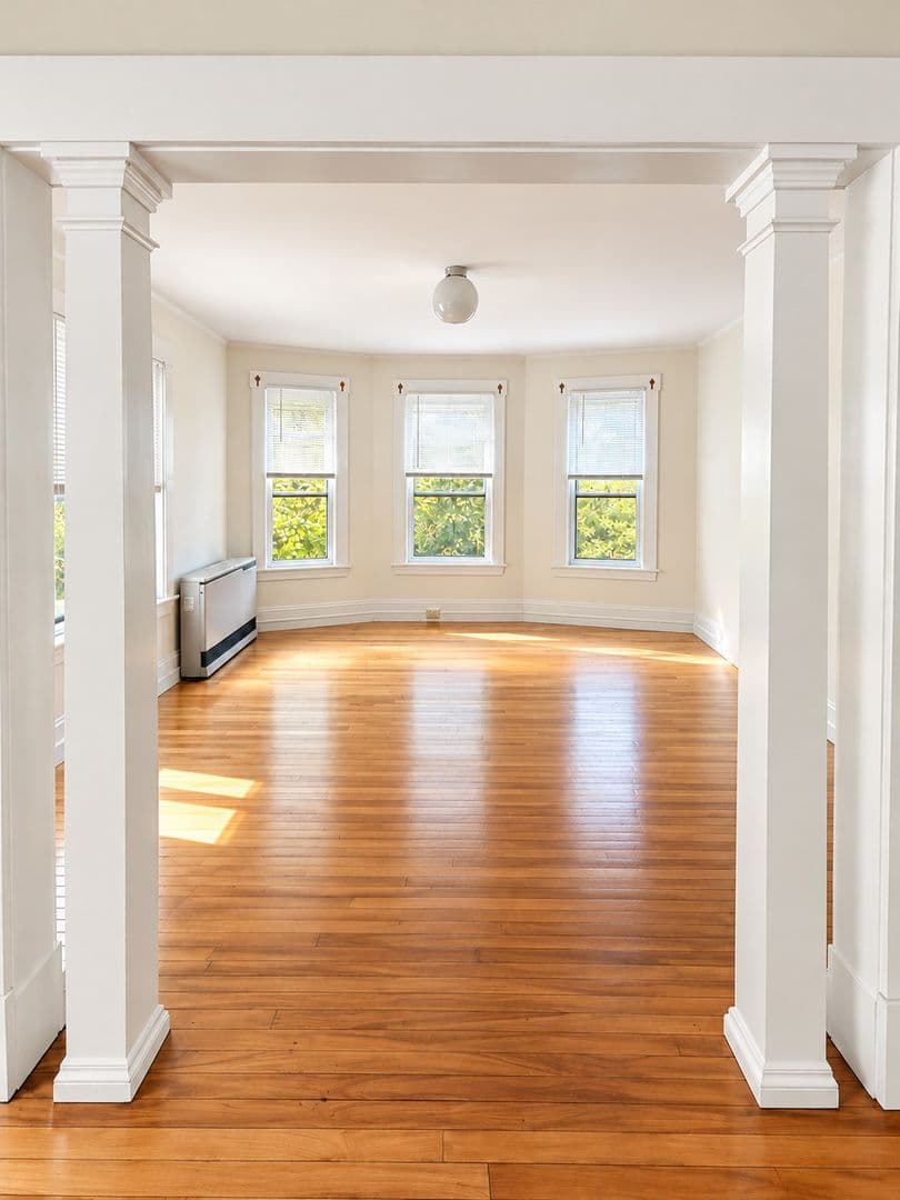 Brattleboro Apartment: 37 Clark Street