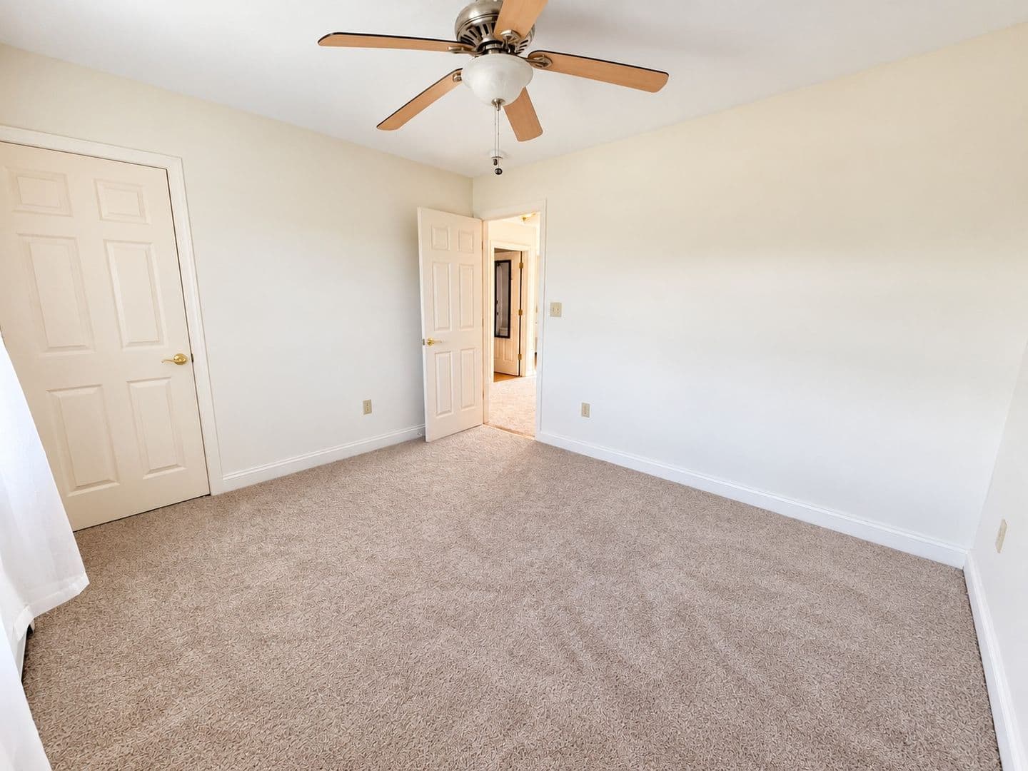 East Dummerston Apartment: 93 Winter Bell Dr.