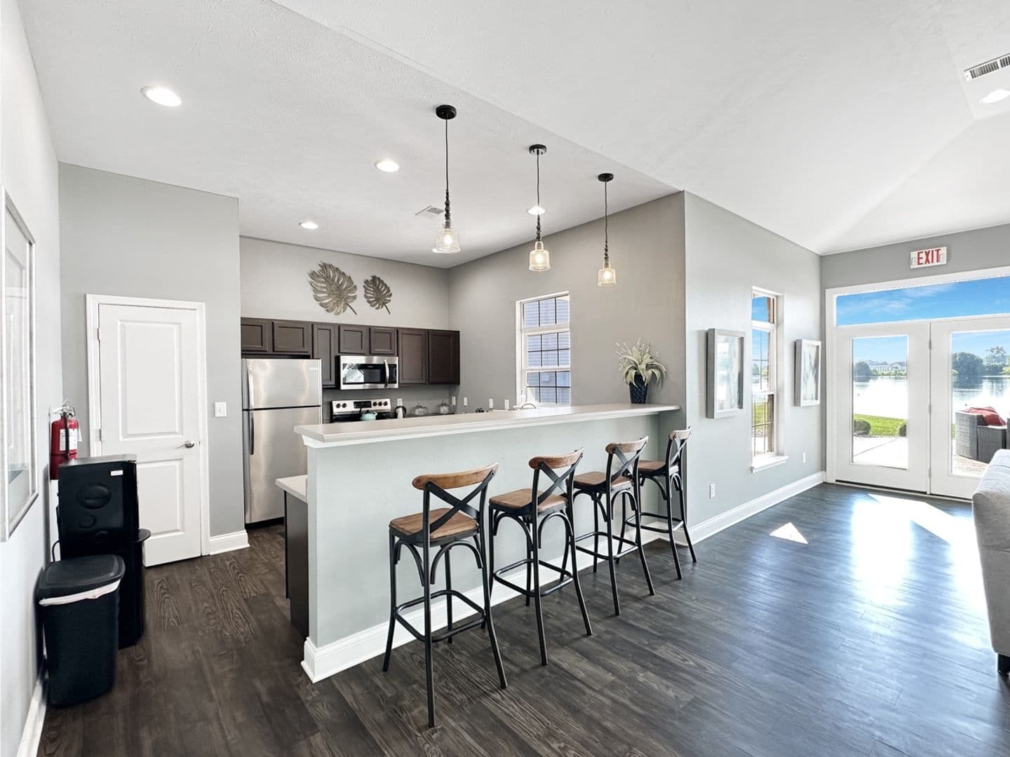Evansville House: 705 Beachfront Dr