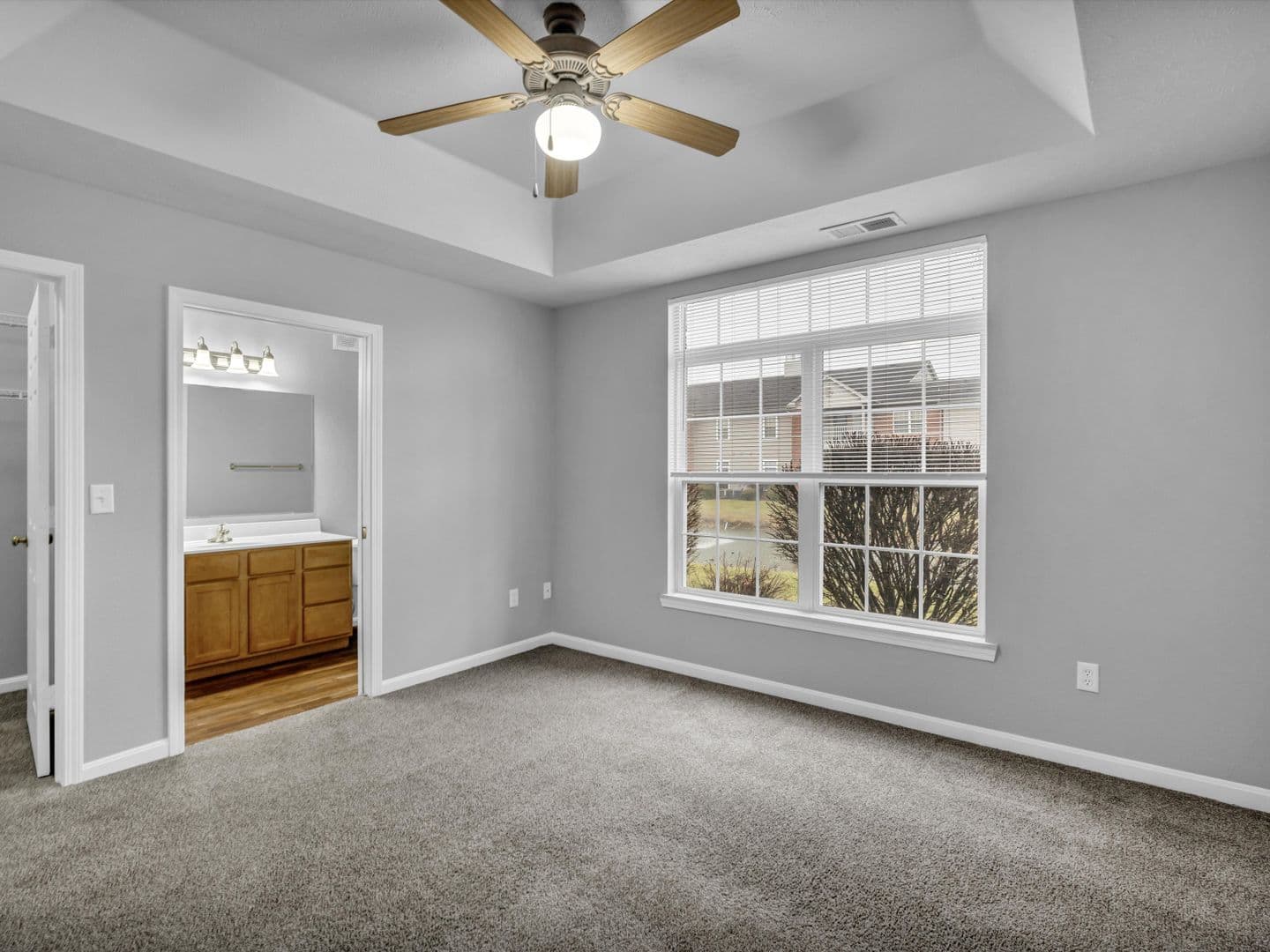 Newburgh House: 8584 Lincoln Ave
