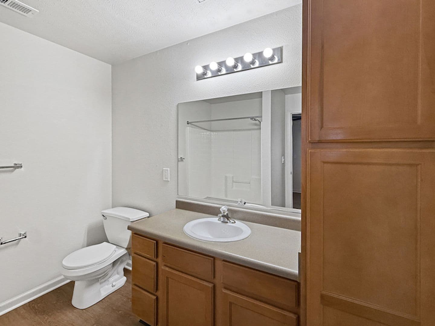 Evansville House: 400 Beachfront Drive