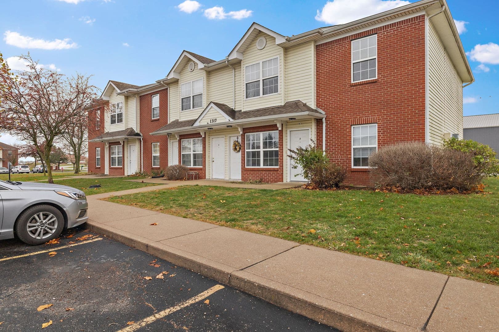 Greensburg House: 1308 E Liberty Circle