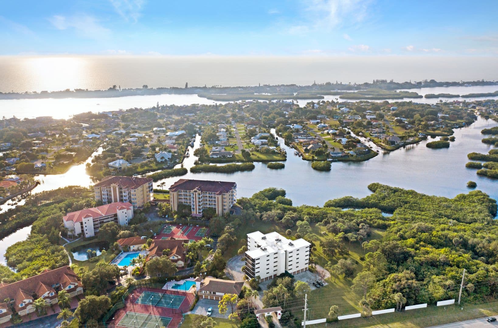 Osprey Apartment: 2090 S Tamiami Tr
