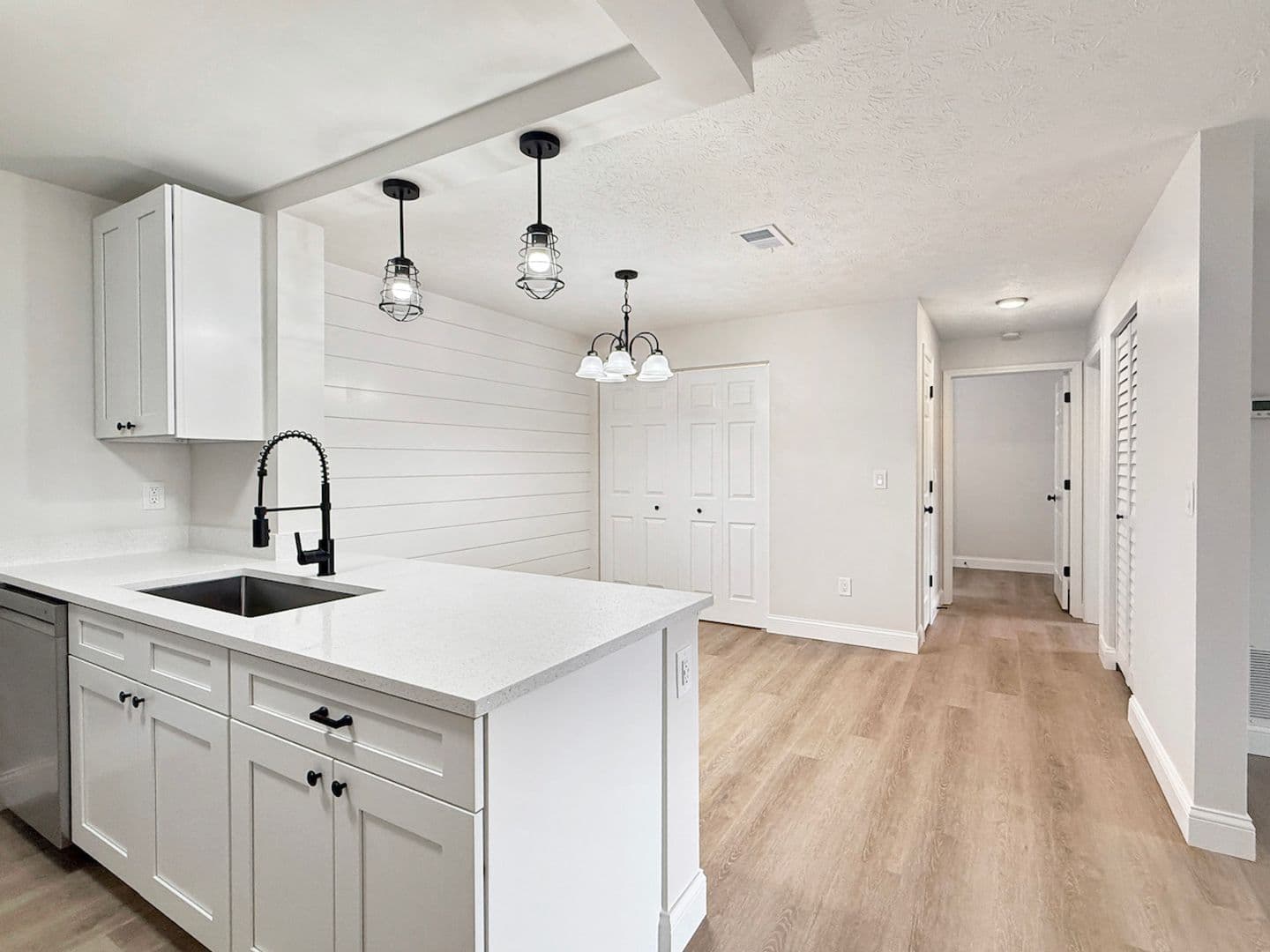 Newburgh House: 4152 Bell Road