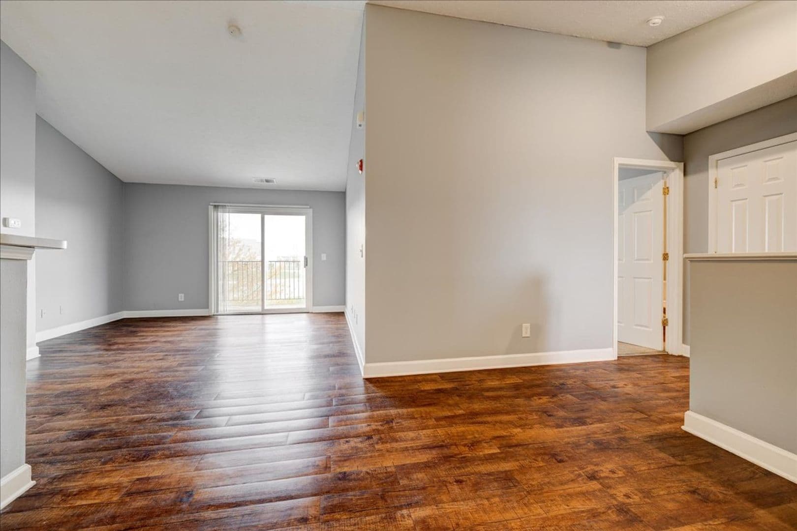 Evansville House: 7937 Circle Front Drive