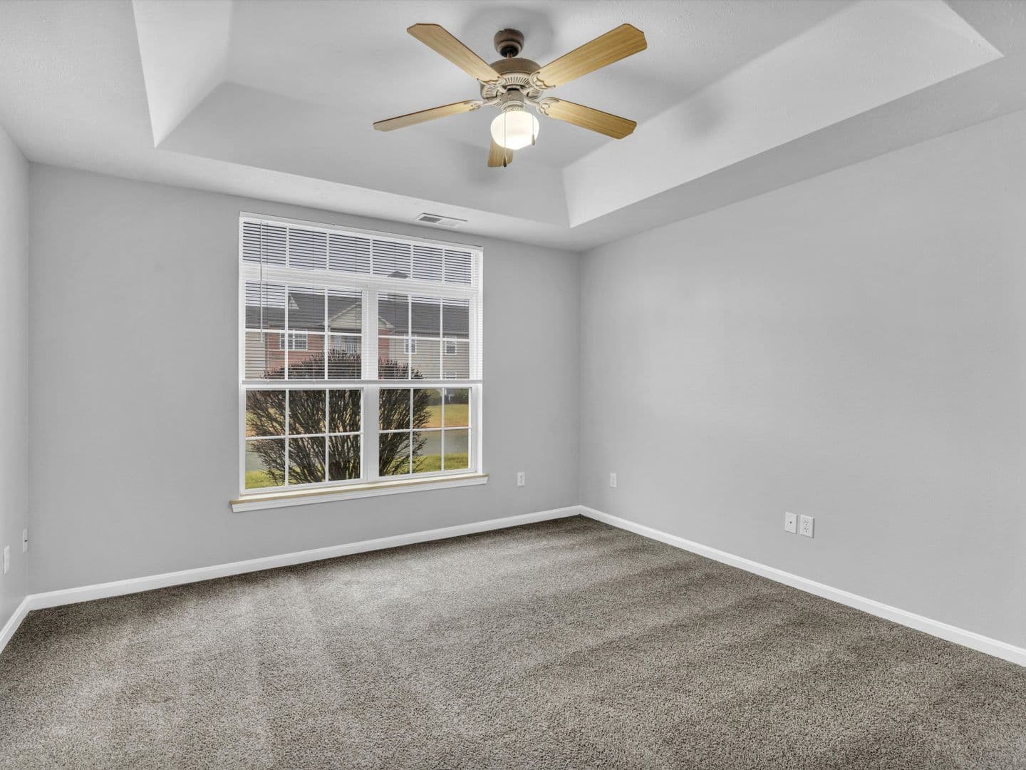 Newburgh House: 8584 Lincoln Ave
