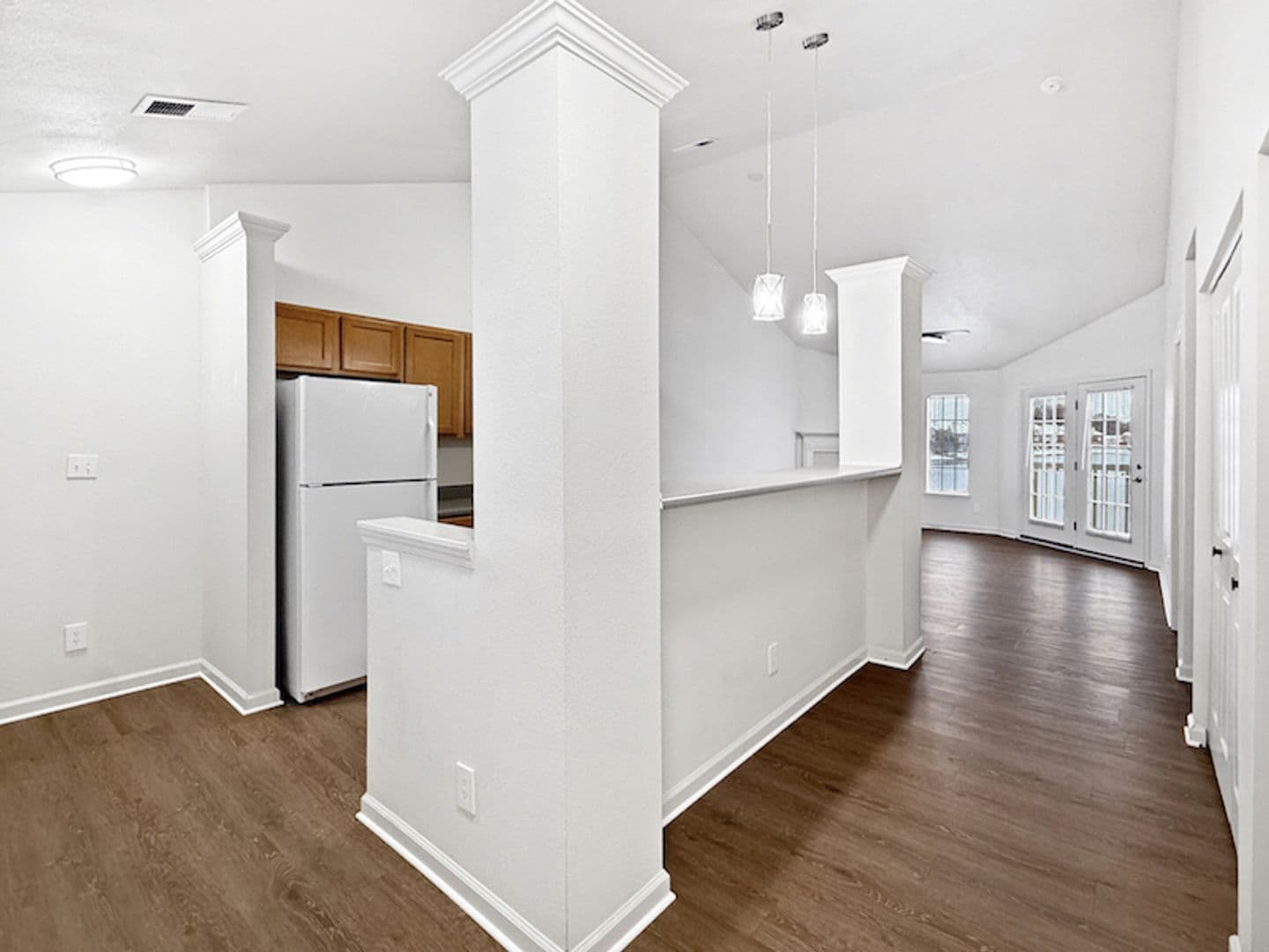 Evansville House: 400 Beachfront Drive