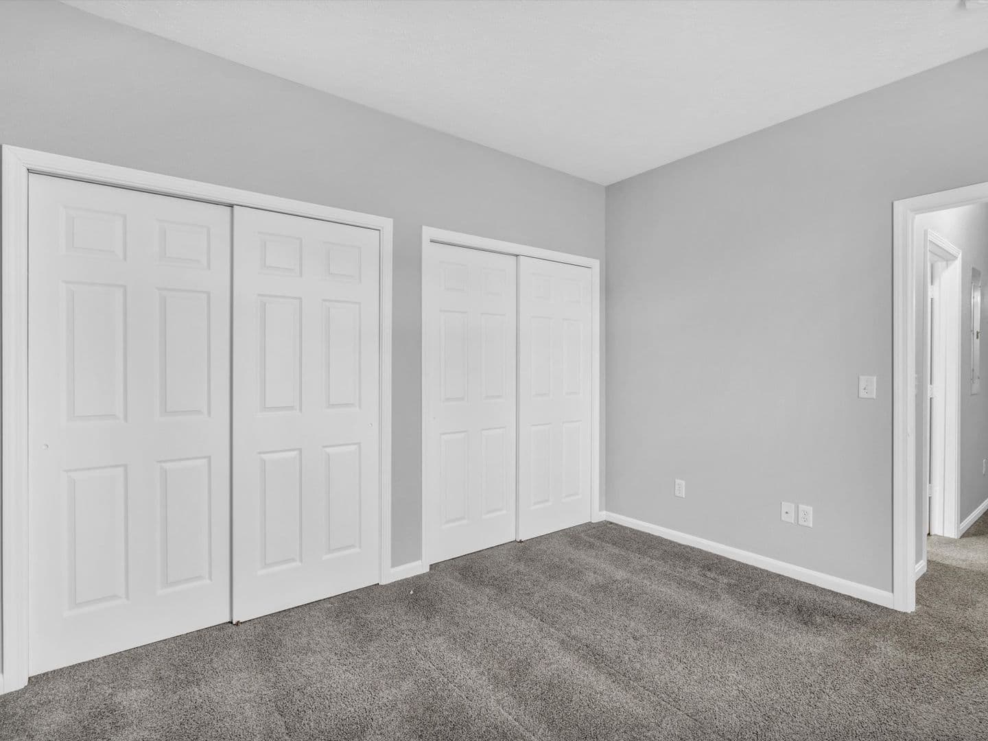 Newburgh House: 8584 Lincoln Ave