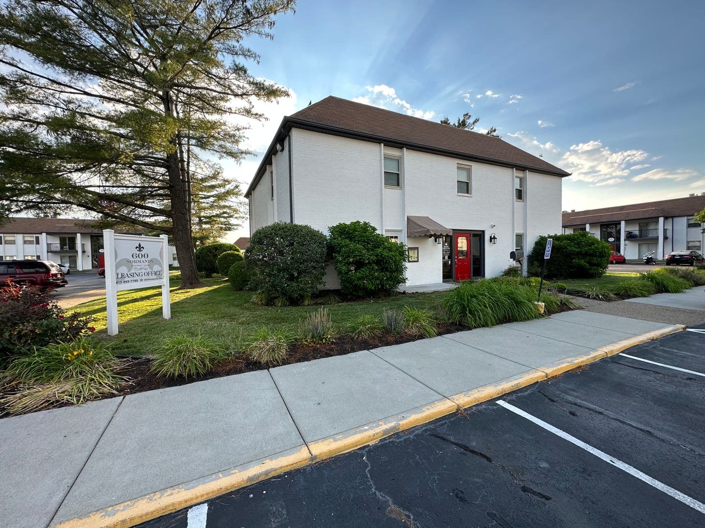 Evansville House: 5564 East Virginia Street