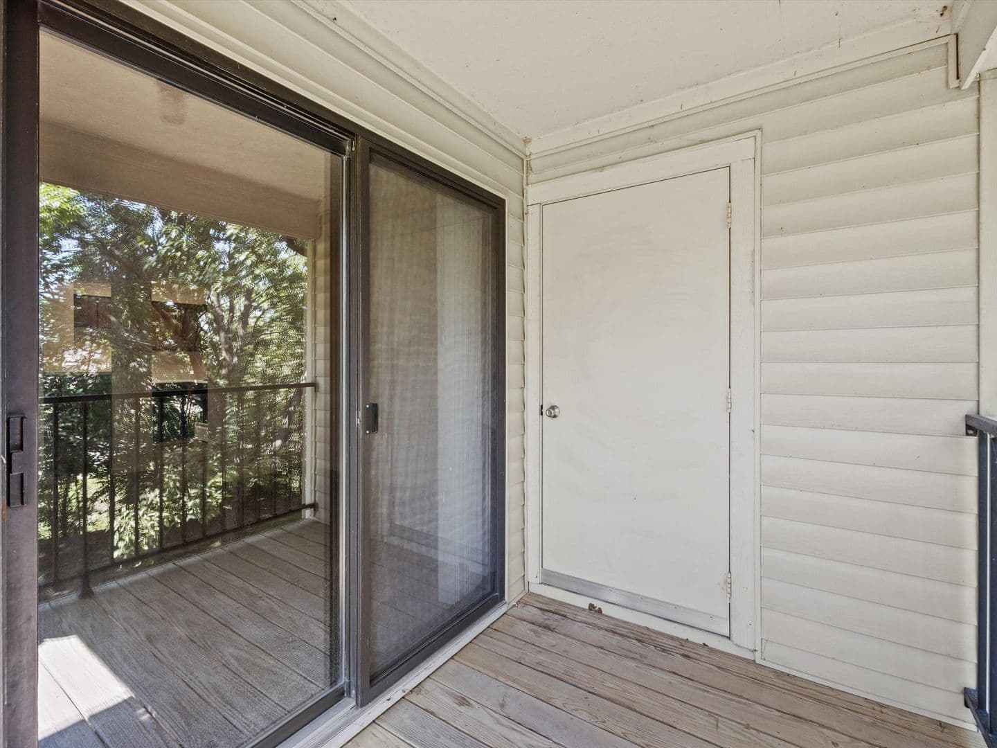 Newburgh House: 4154 Bell Rd