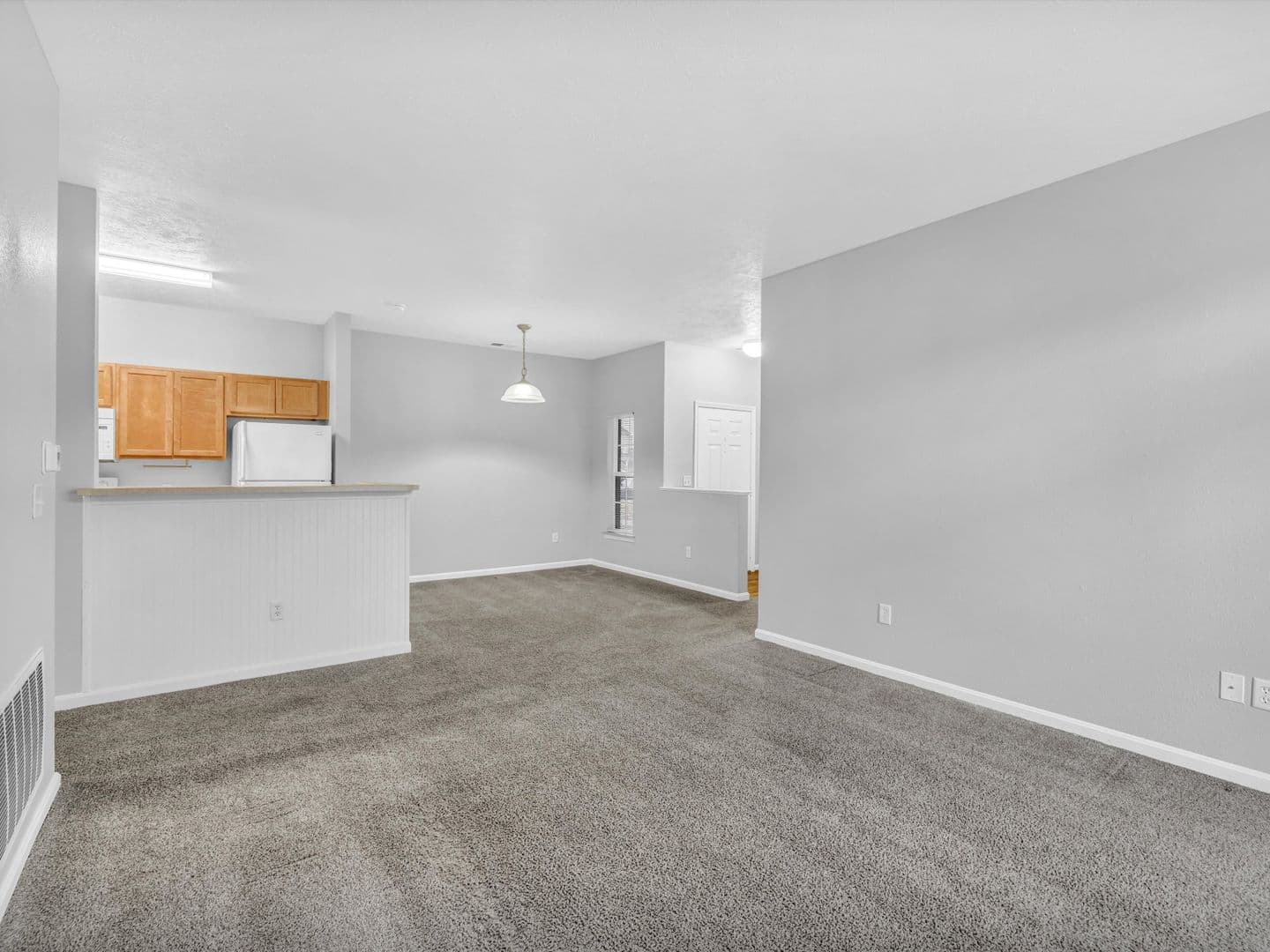 Newburgh House: 8584 Lincoln Ave