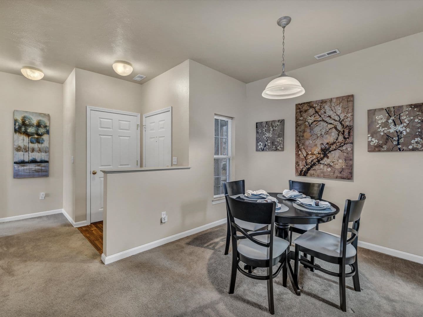 Newburgh House: 8582 Lincoln Ave