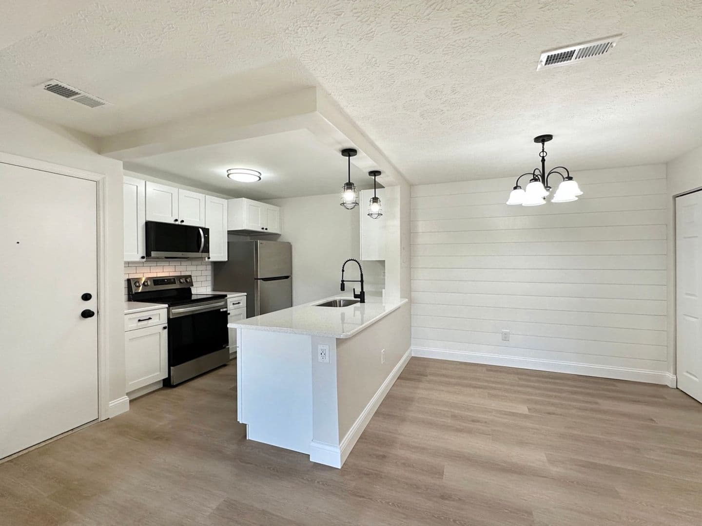 Newburgh House: 4154 Bell Rd