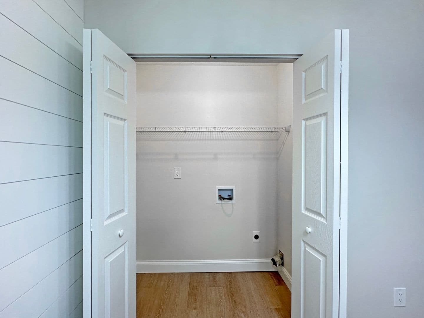 Newburgh House: 4154 Bell Rd