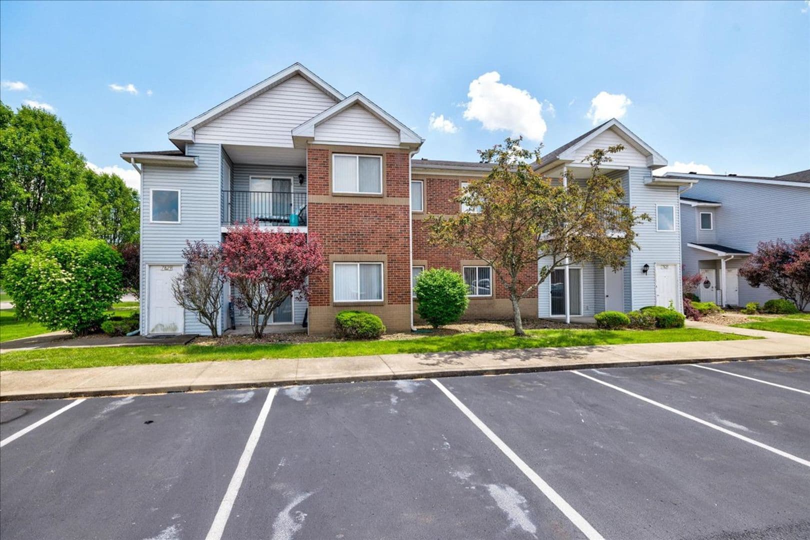 Evansville House: 7937 Circle Front Drive