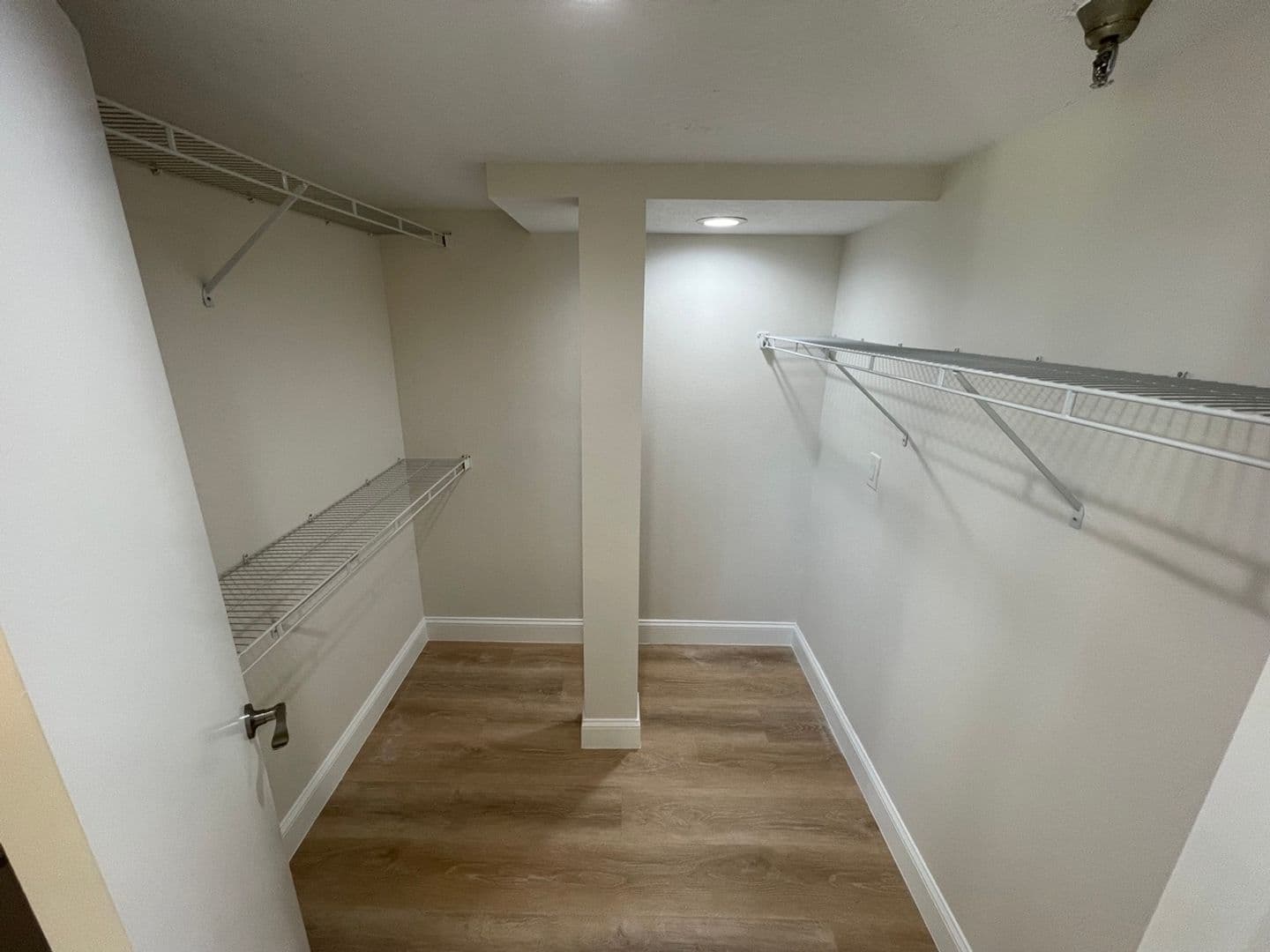 Osprey Apartment: 2090 S Tamiami Tr