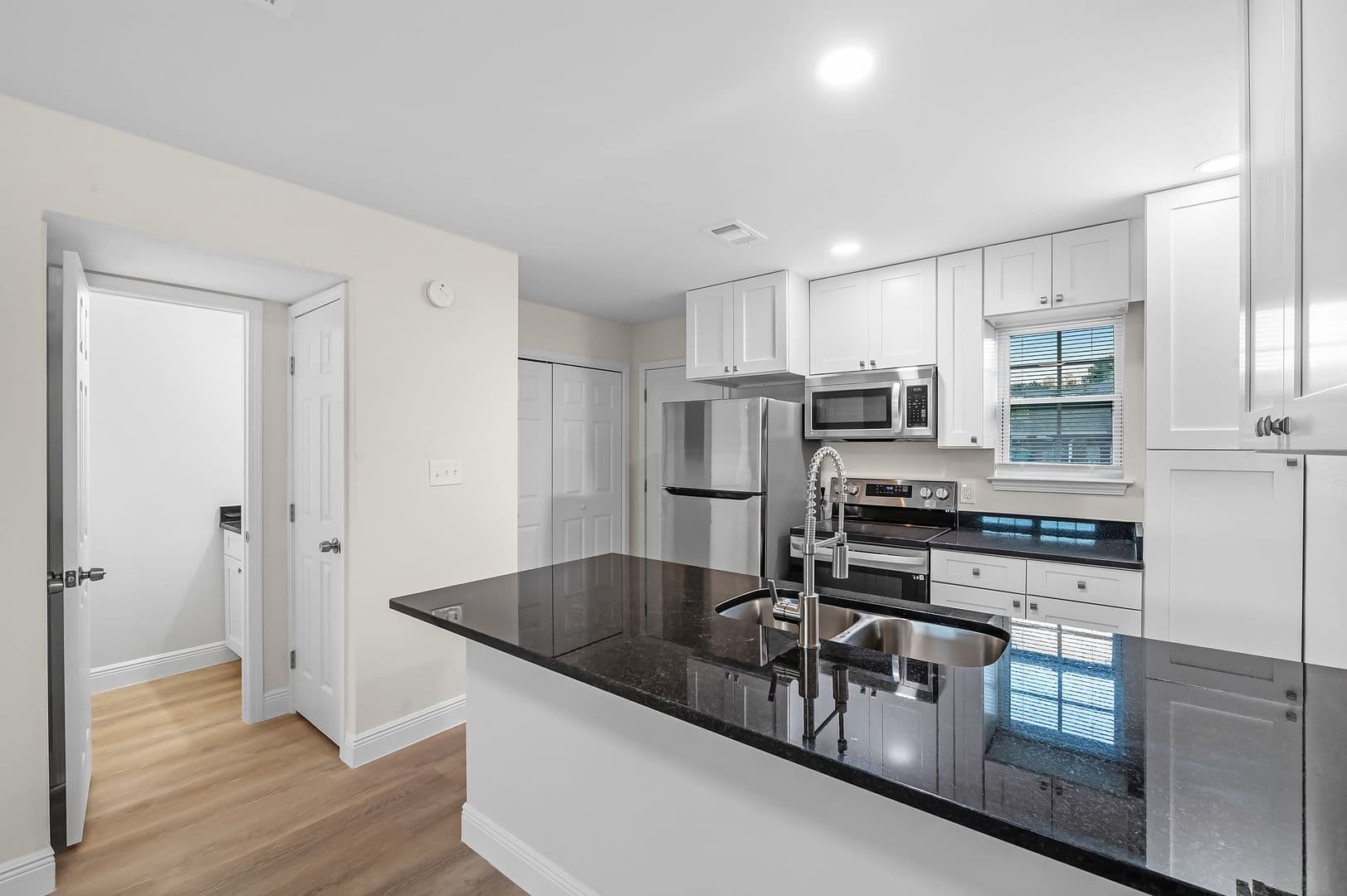 Robertsdale House: 22613 Mattingly Street