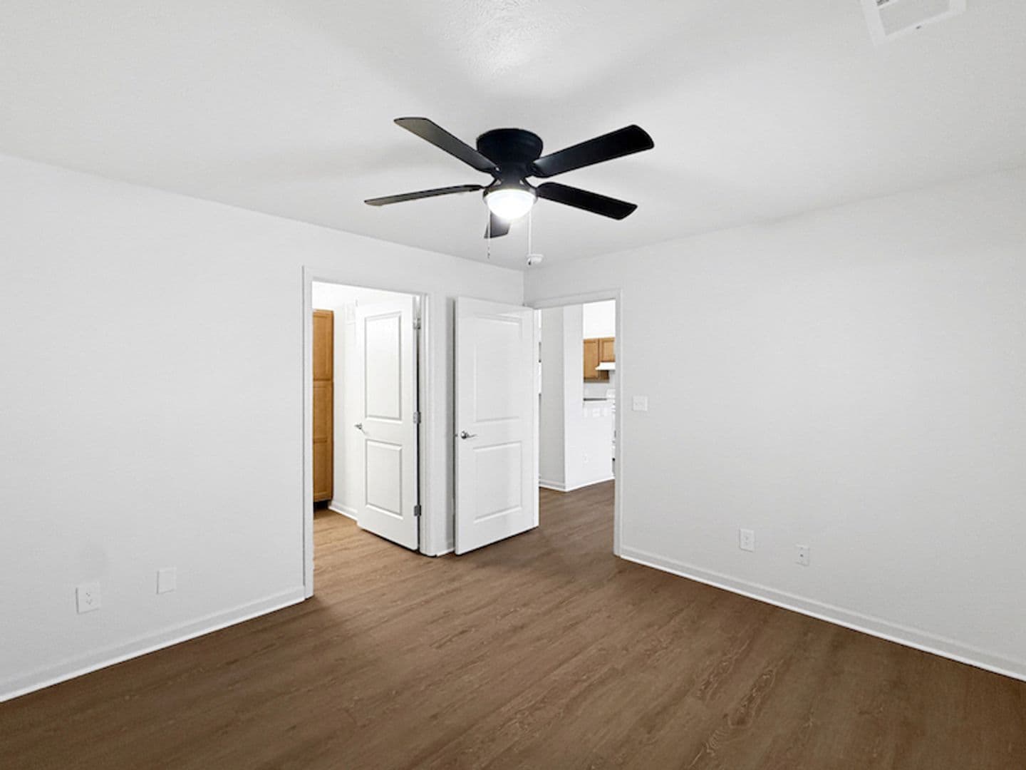 Evansville House: 400 Beachfront Drive