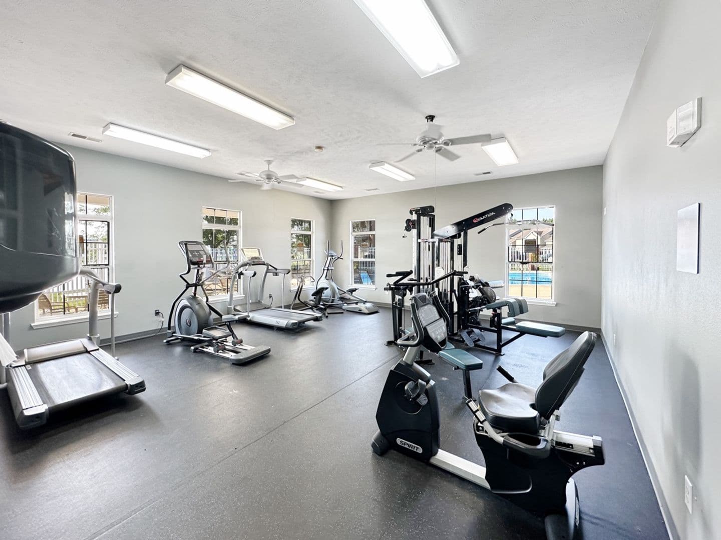 Evansville House: 400 Beachfront Drive
