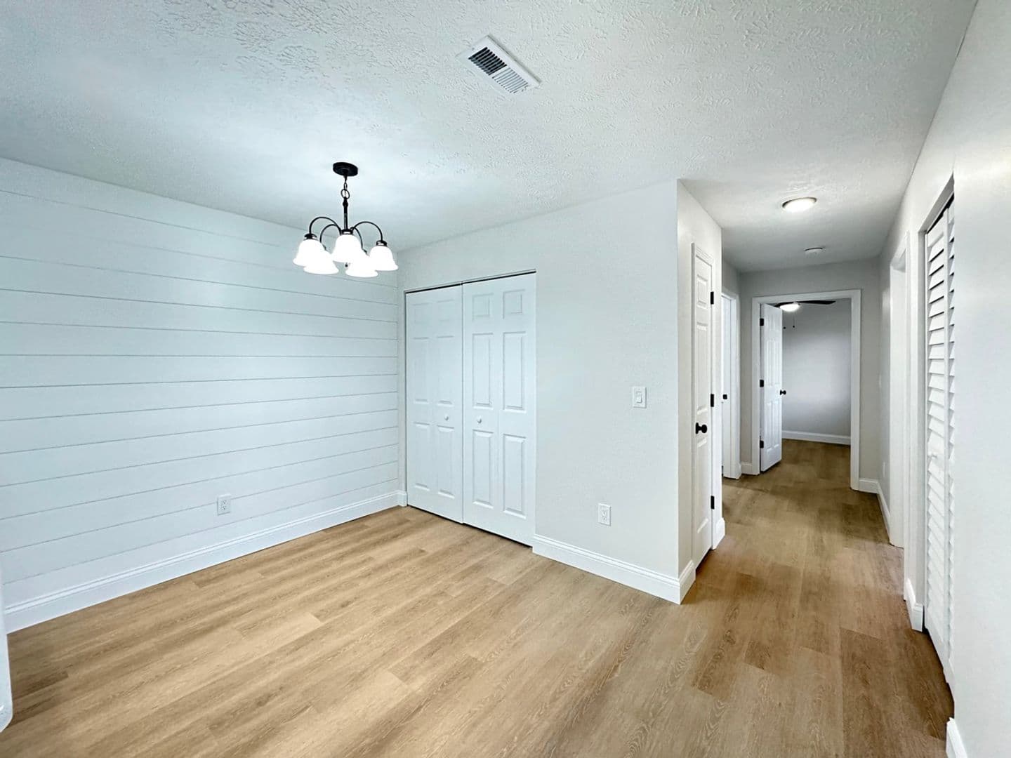Newburgh House: 4154 Bell Rd