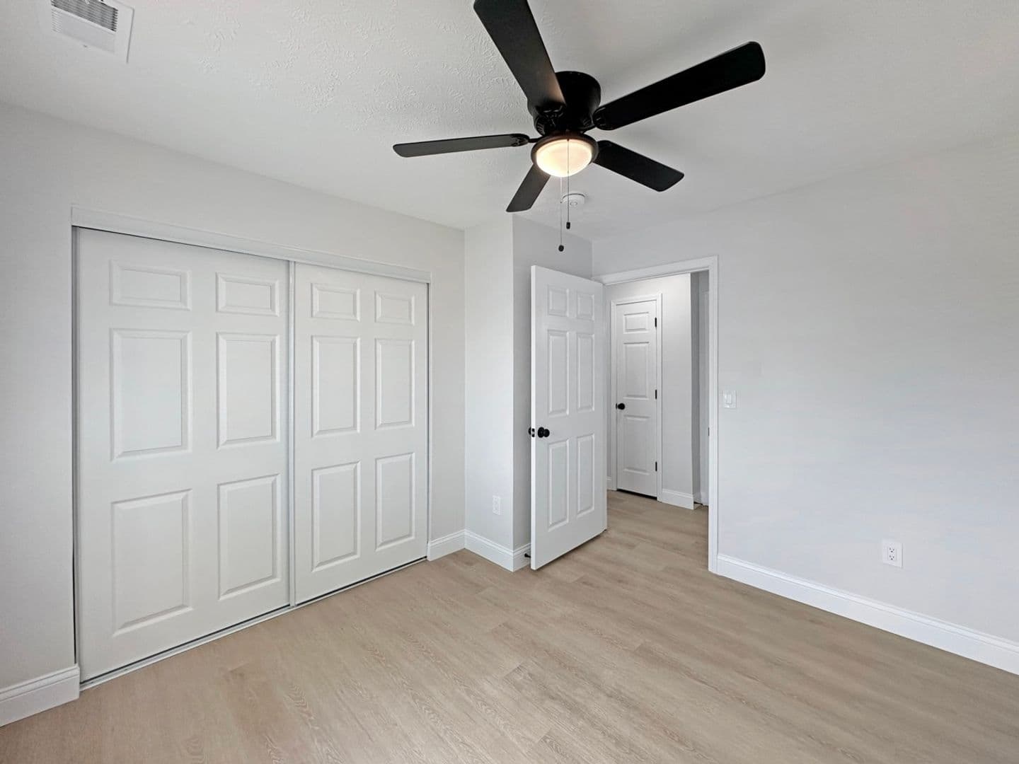 Newburgh House: 4154 Bell Rd