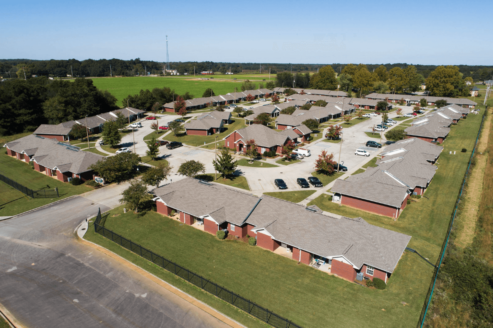 Athens House: 17962 Arrowhead Dr